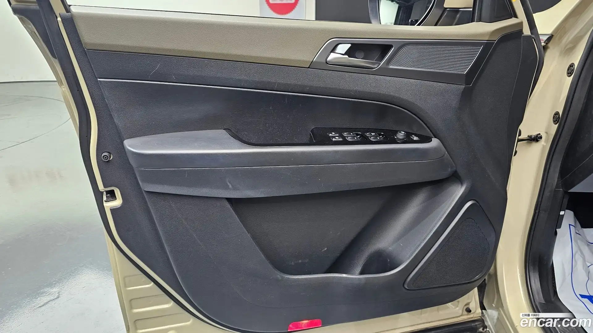 Rexton KG Mobility 2023.5-INNER-034