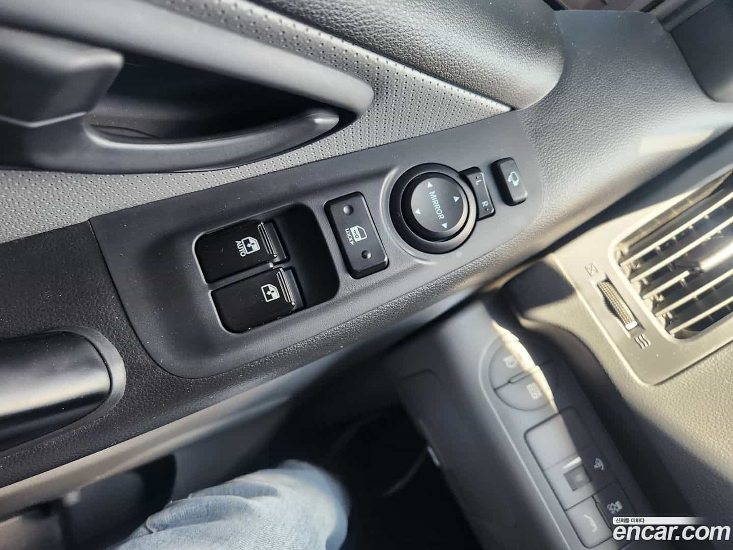 Starex Hyundai 2019.1-OPTION-017