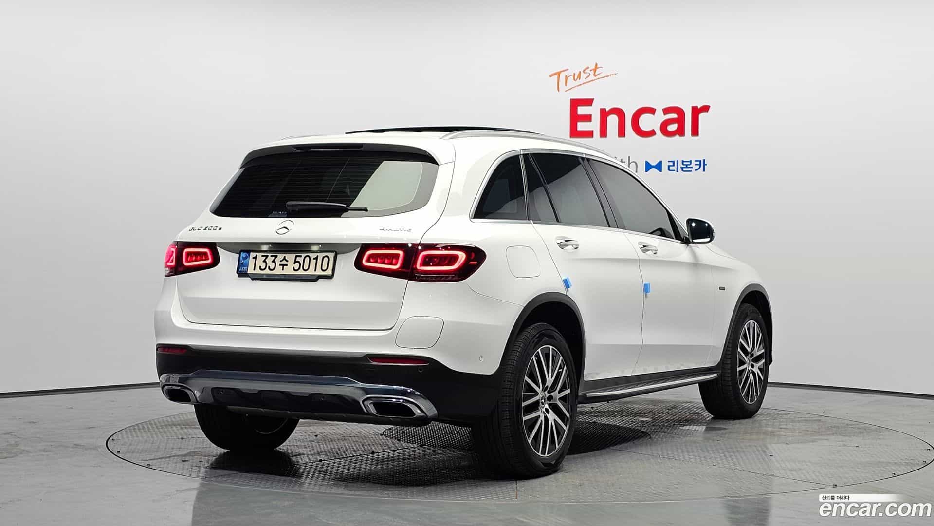 GLC-Class Mercedes-Benz 2021.8-OUTER-002