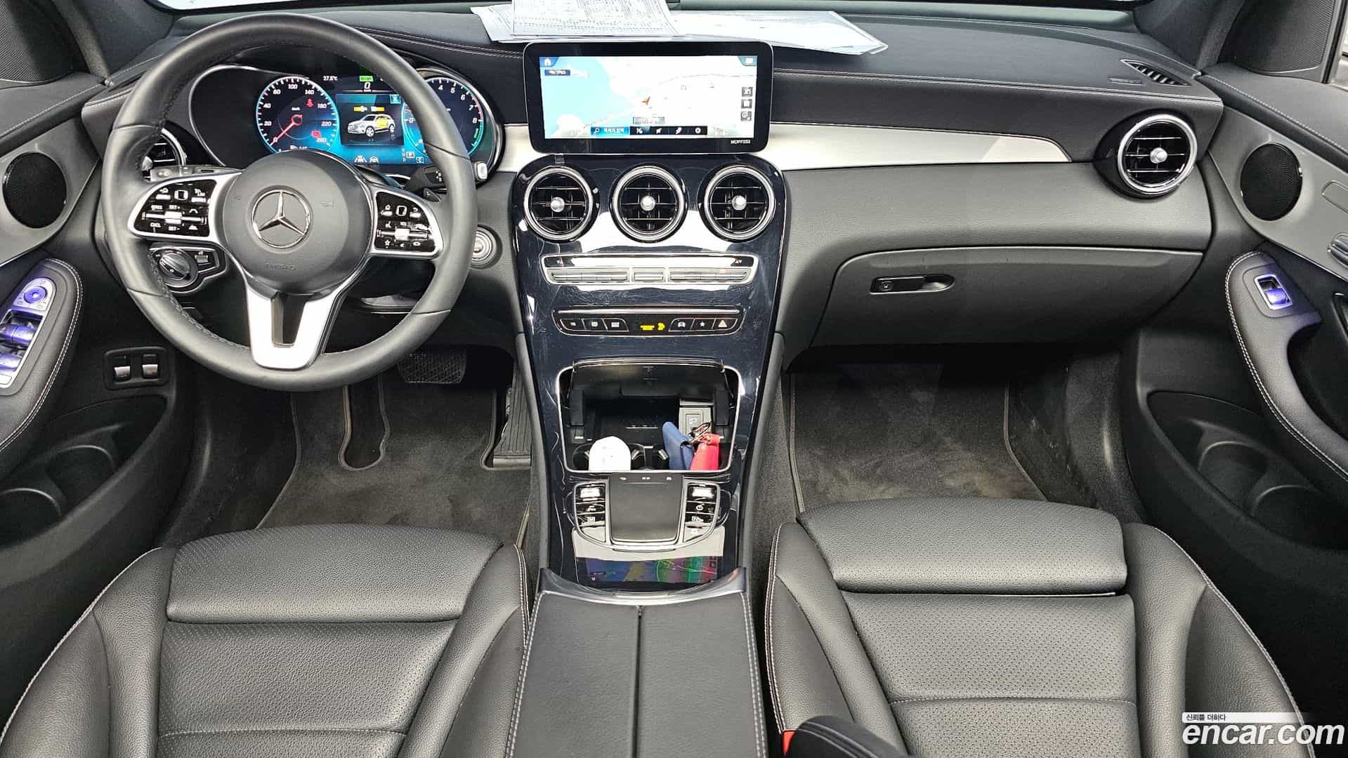 GLC-Class Mercedes-Benz 2021.8-INNER-007