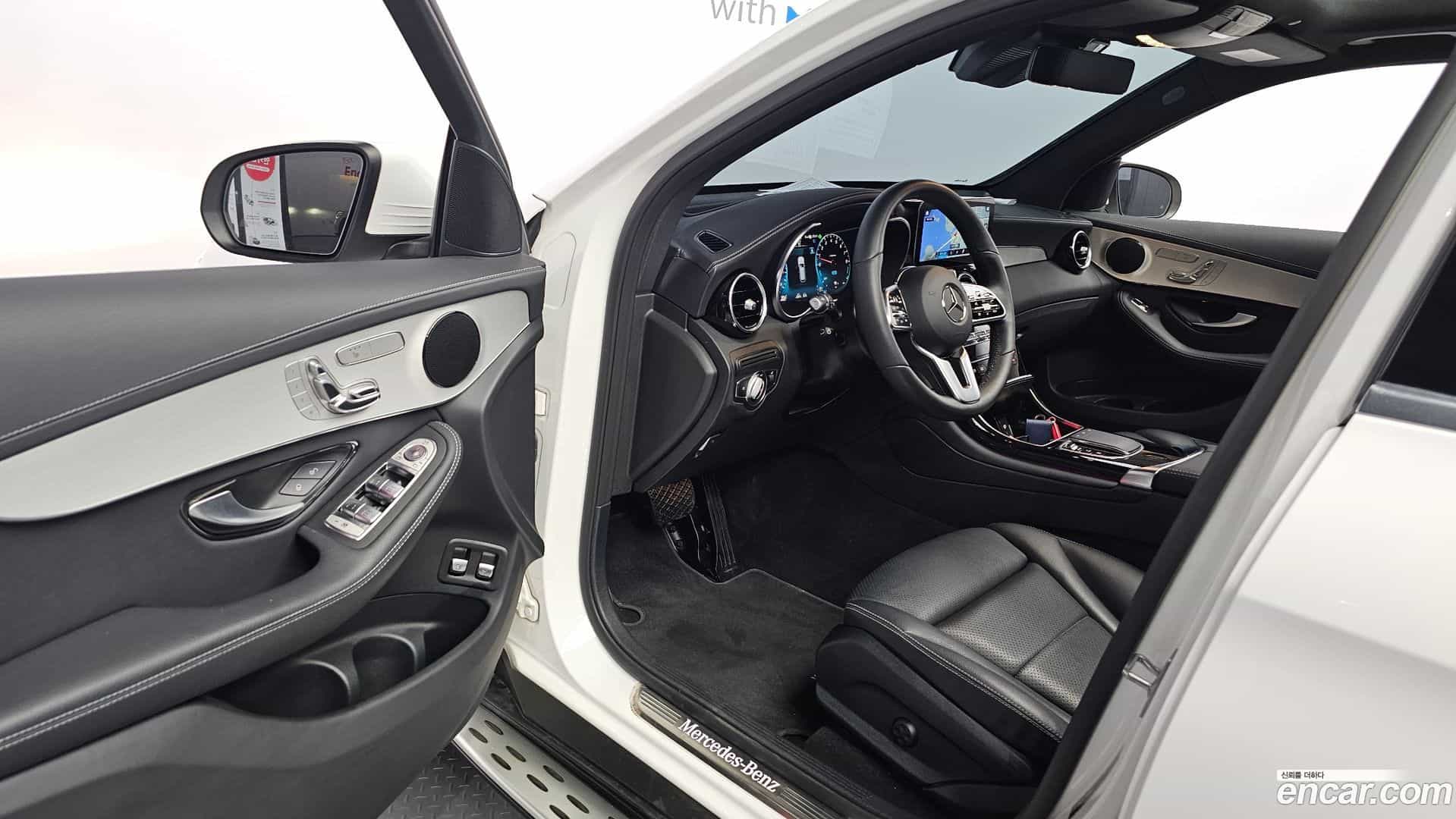 GLC-Class Mercedes-Benz 2021.8-OPTION-015