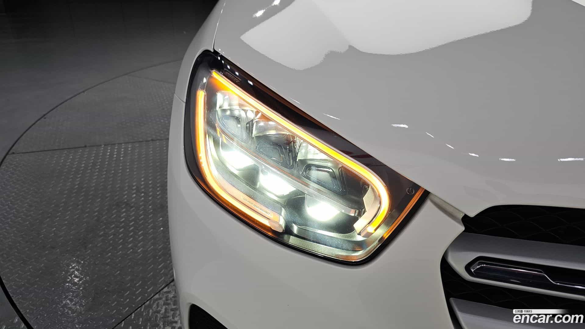 GLC-Class Mercedes-Benz 2021.8-OUTER-032