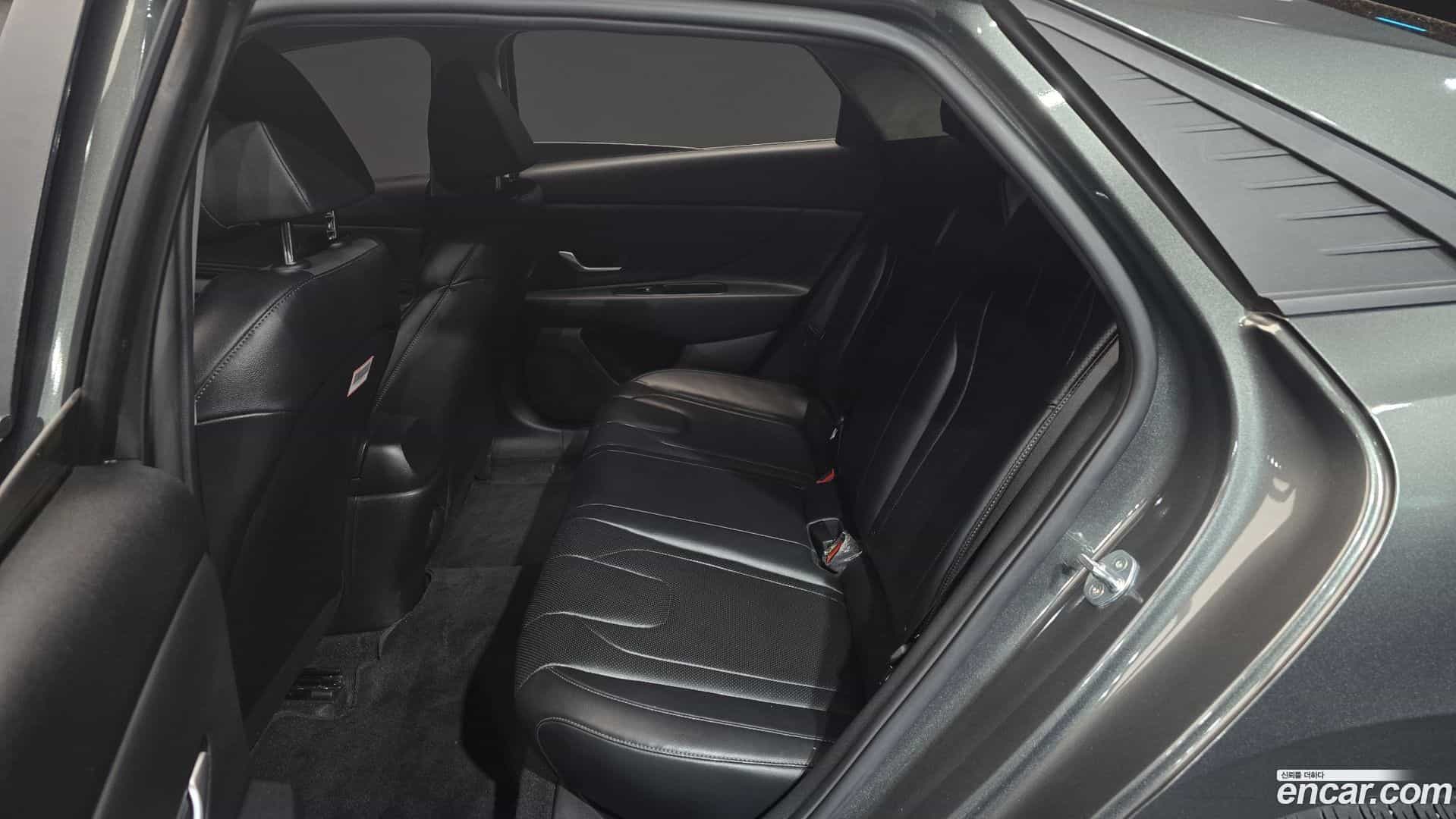 AVANTE Hyundai 2021.4-OPTION-015