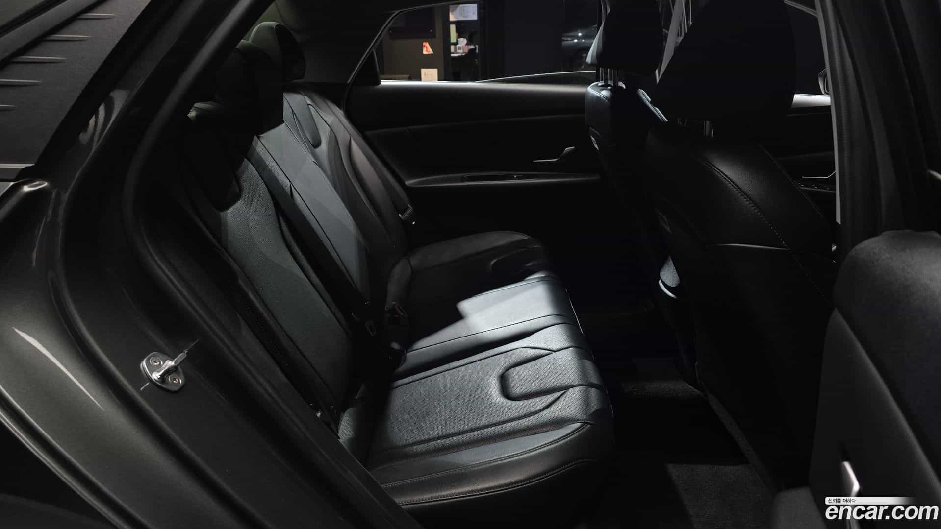AVANTE Hyundai 2021.4-OPTION-016