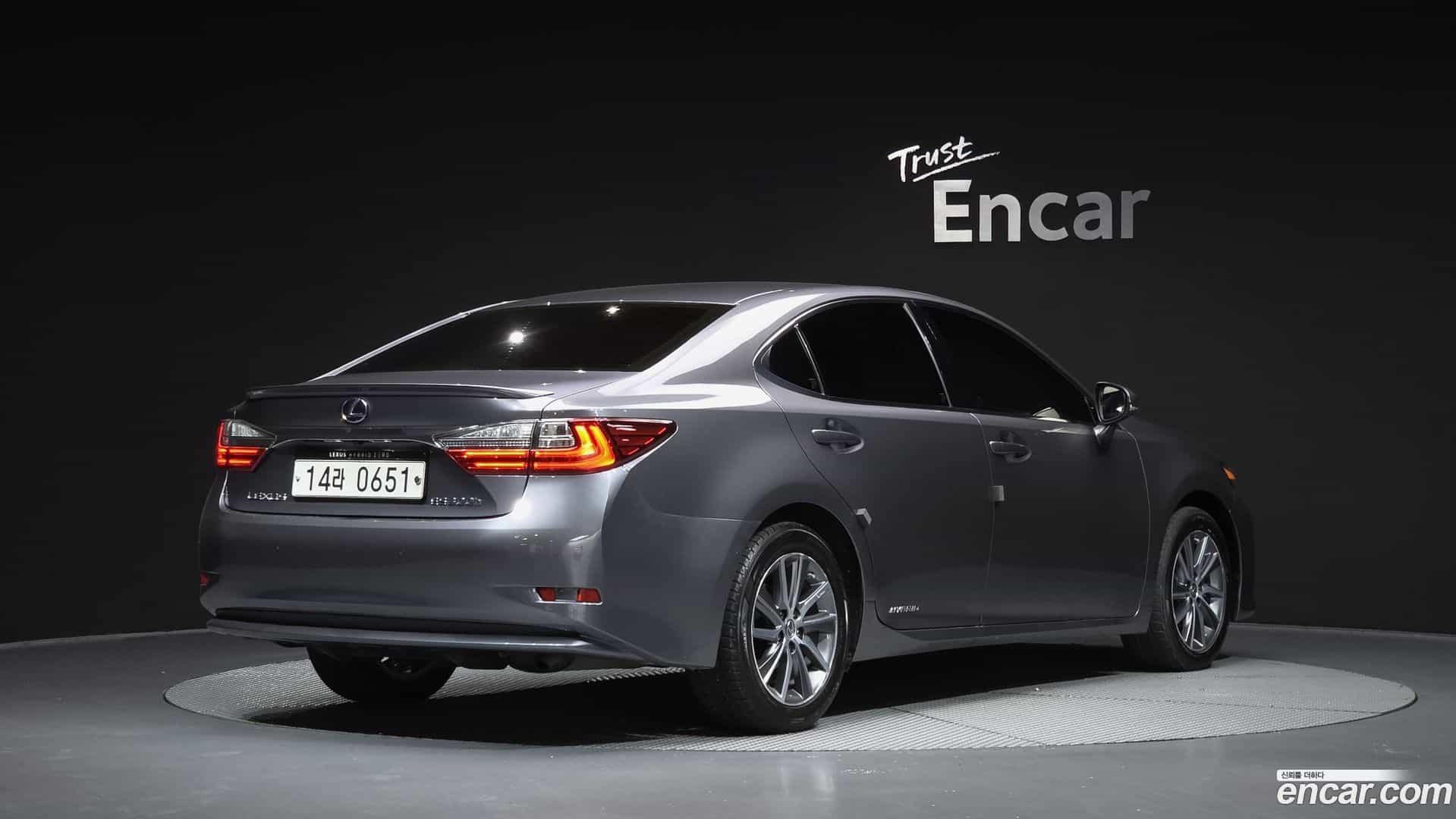ES Lexus 2015.8-OUTER-002