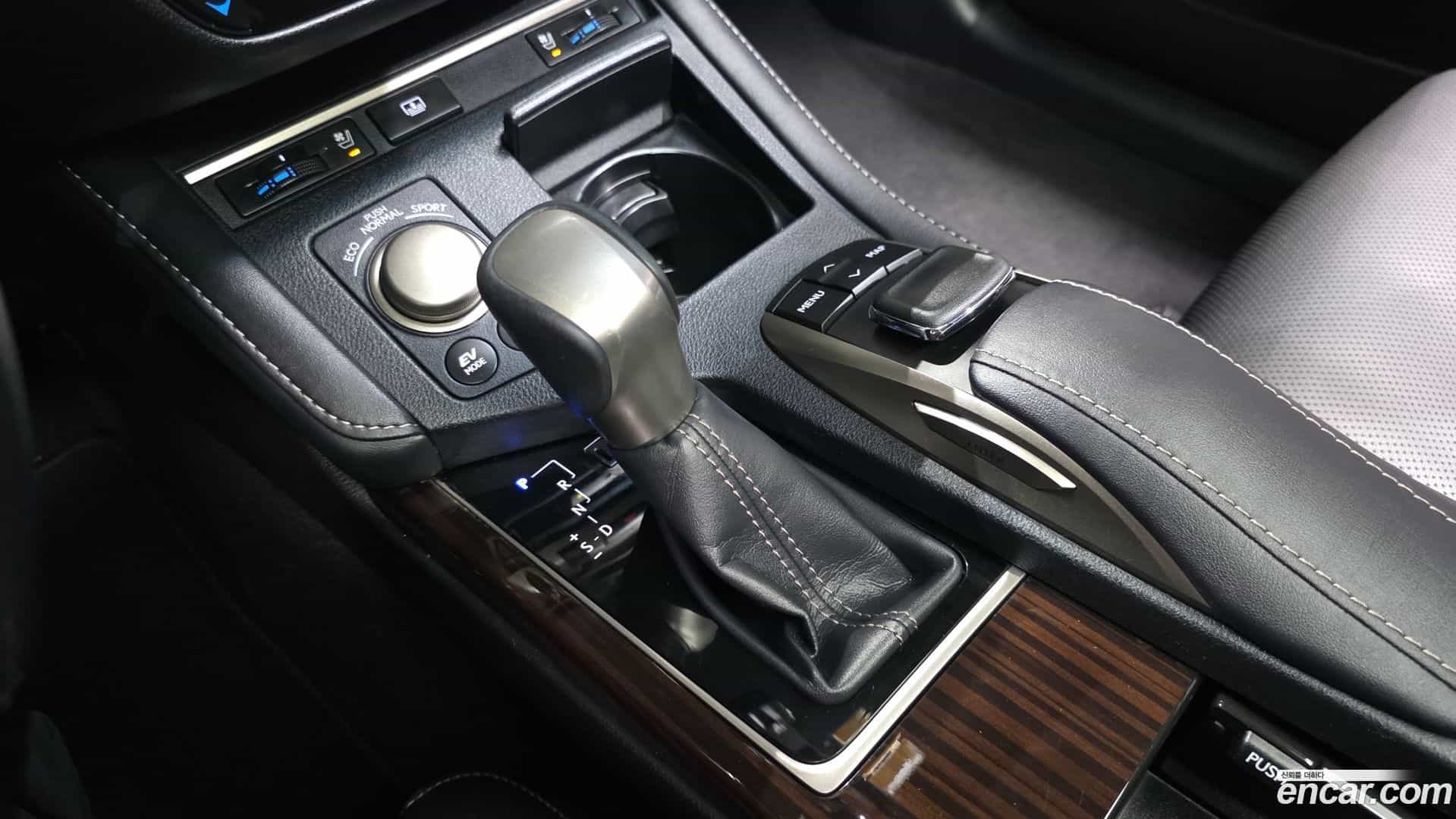 ES Lexus 2015.8-INNER-009