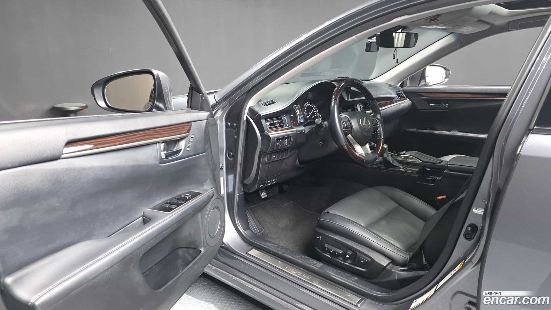 ES Lexus 2015.8-INNER-010