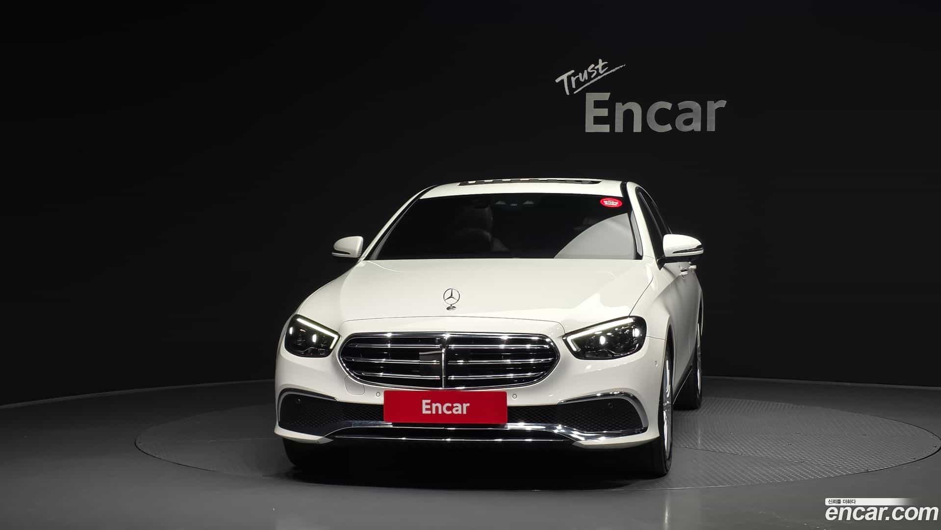 E-Class Mercedes-Benz 2022.4-OUTER-003
