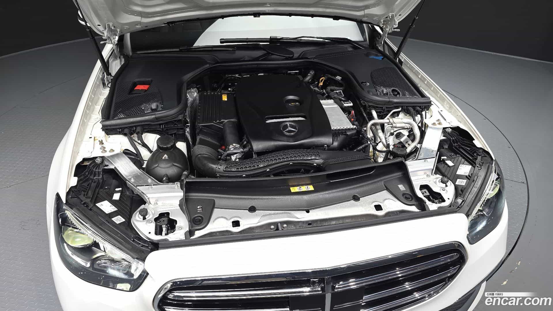 E-Class Mercedes-Benz 2022.4-OUTER-006