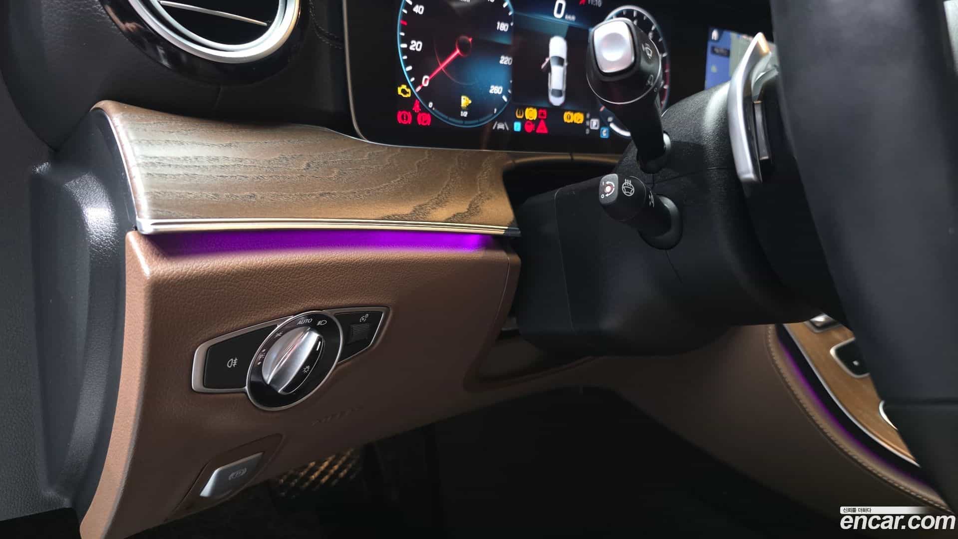 E-Class Mercedes-Benz 2022.4-OPTION-044