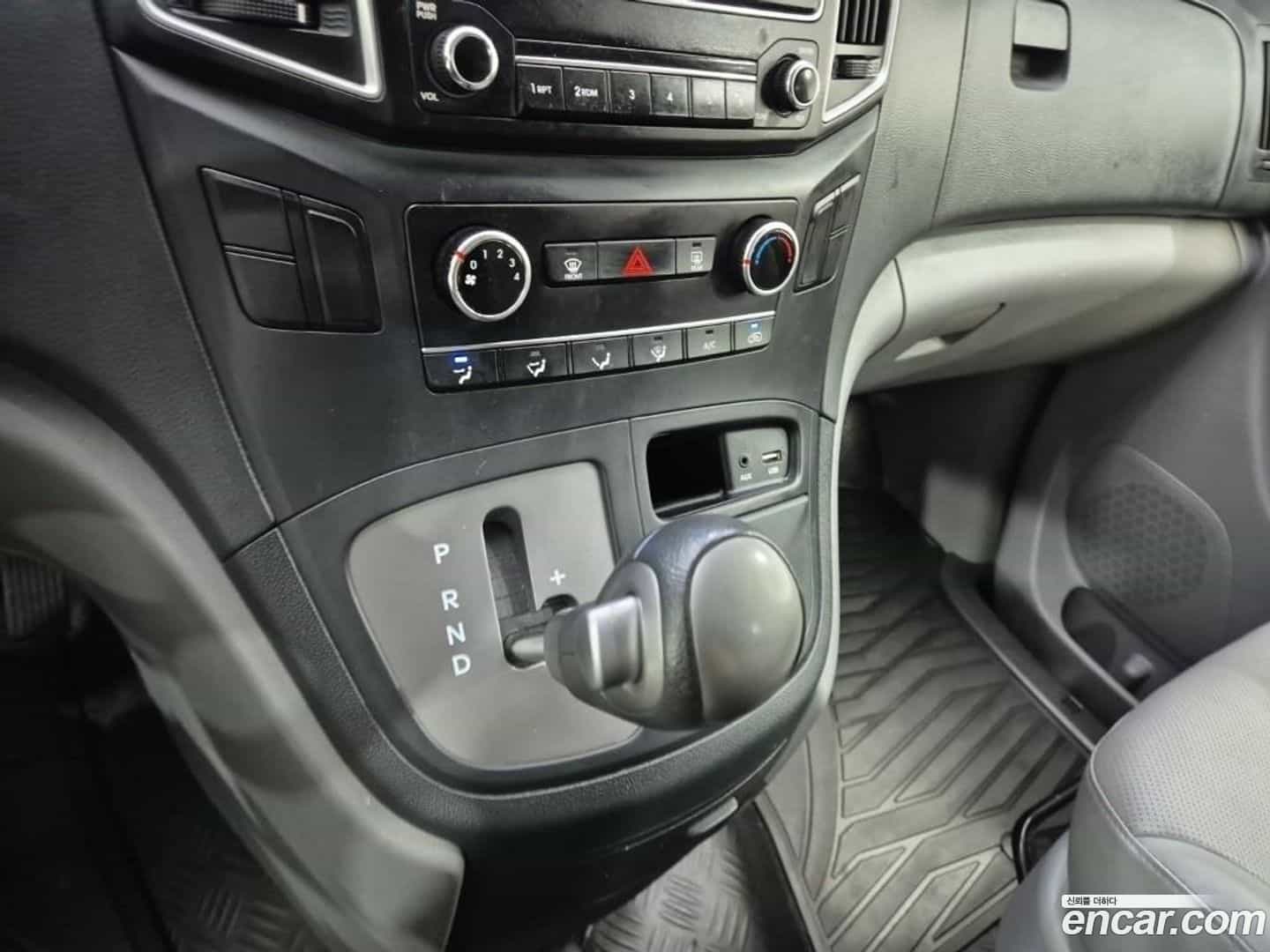 Starex Hyundai 2019.4-INNER-008