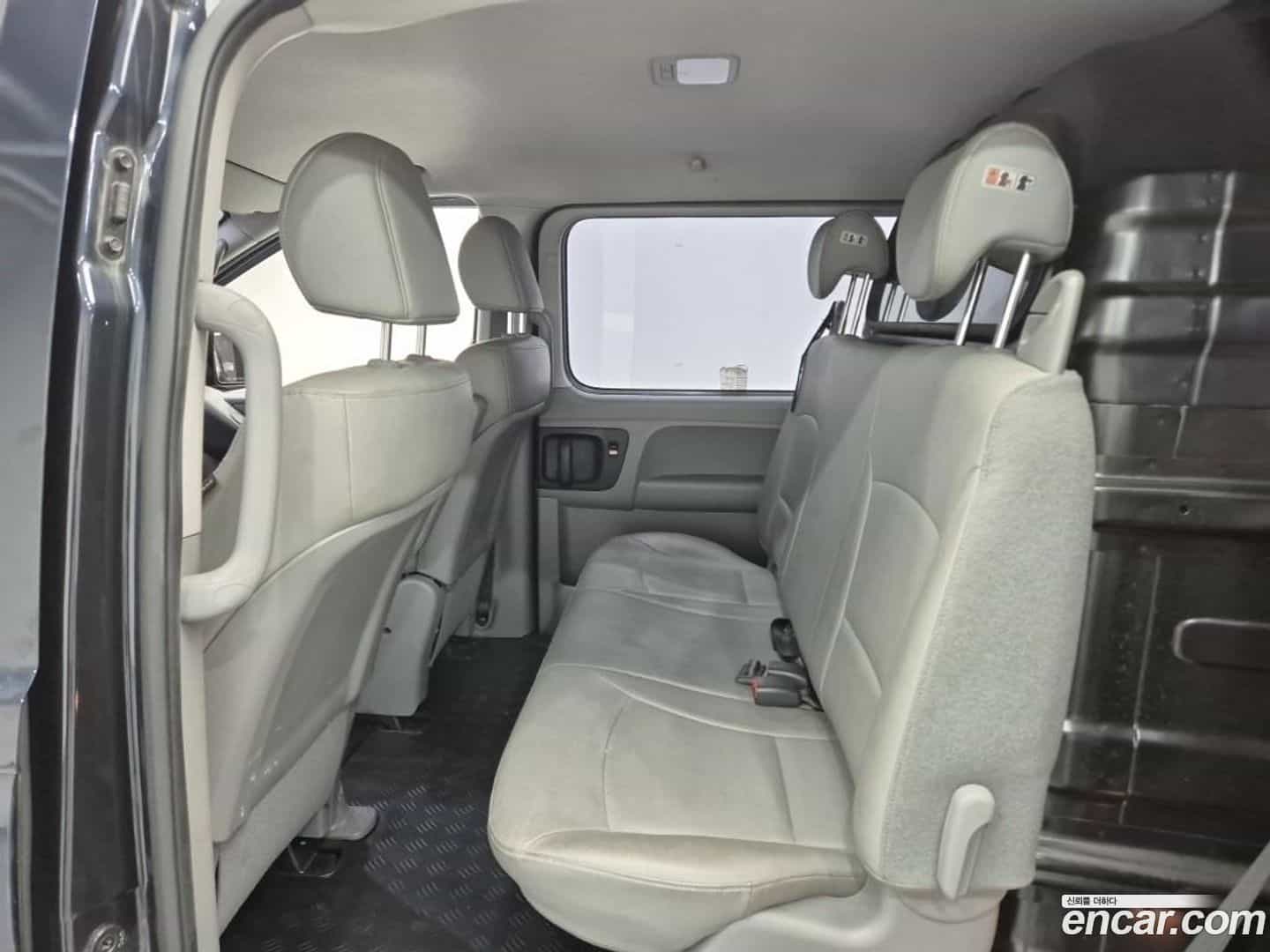 Starex Hyundai 2019.4-OPTION-016