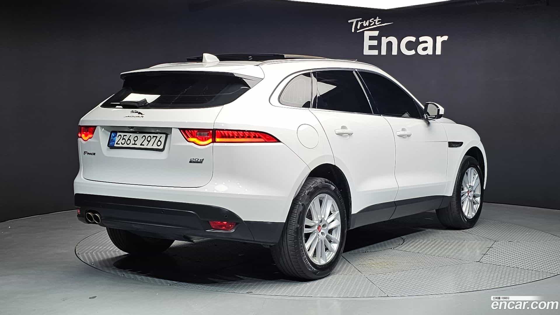 F-PACE Jaguar 2019.6-OUTER-002