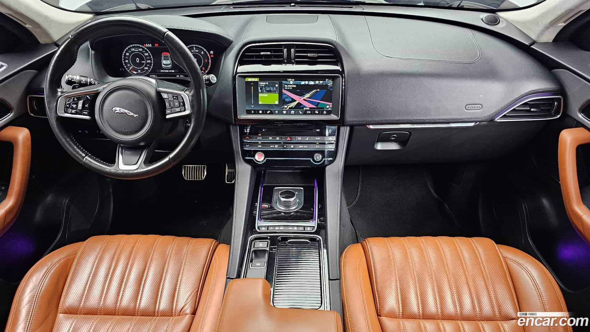 F-PACE Jaguar 2019.6-INNER-007