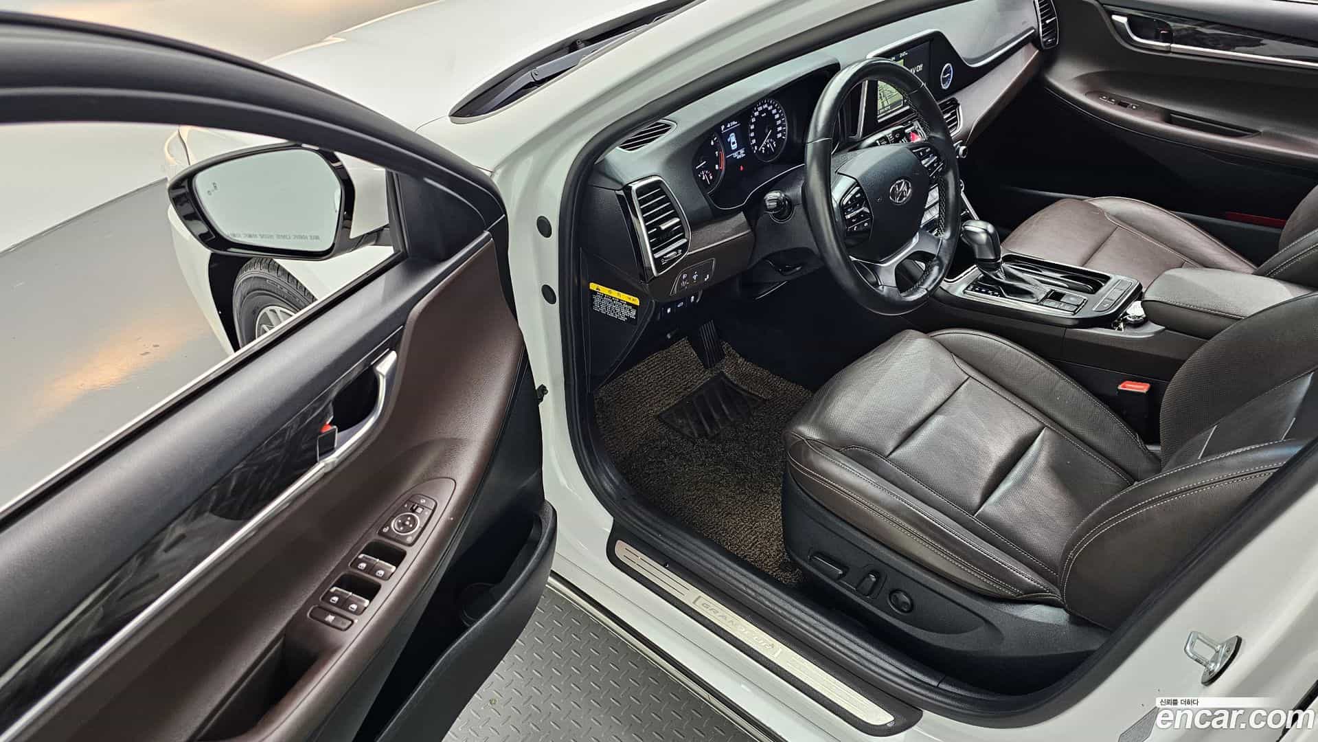 Grandeur Hyundai 2017.5-INNER-010