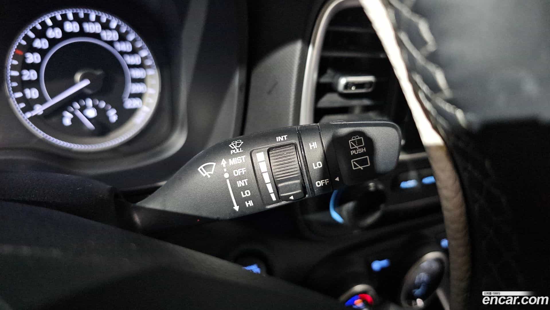 Venue Hyundai 2019.9-OPTION-040