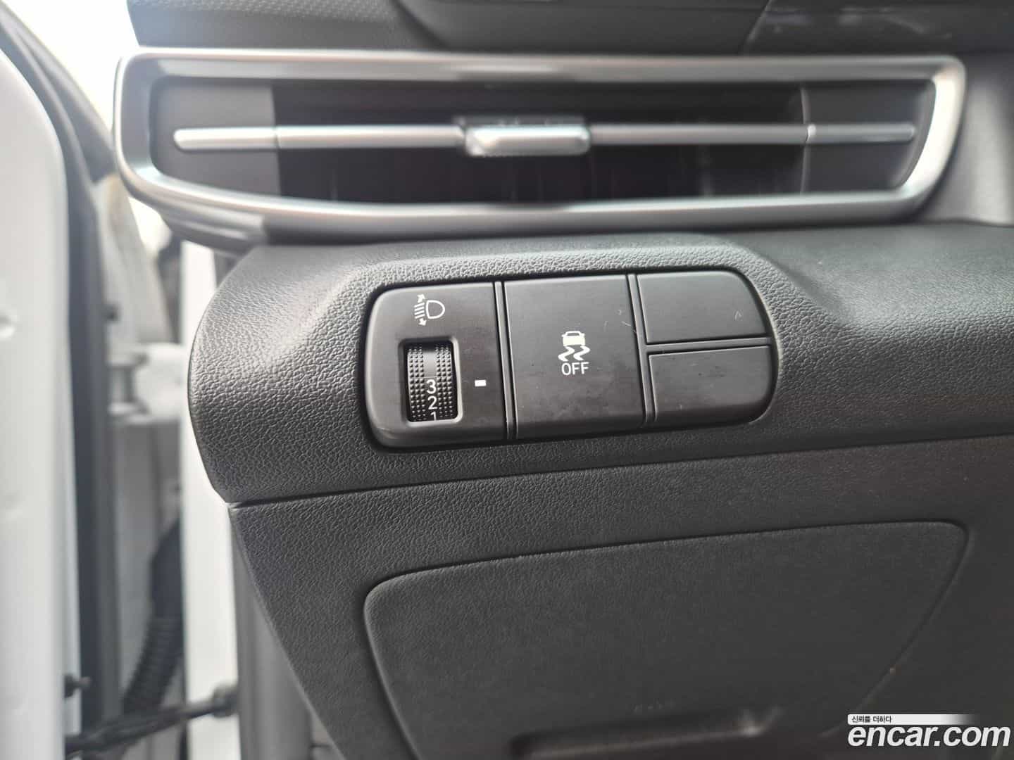 AVANTE Hyundai 2024.10-OPTION-021