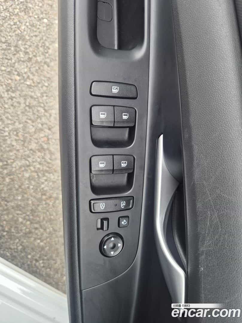 AVANTE Hyundai 2024.10-OPTION-022