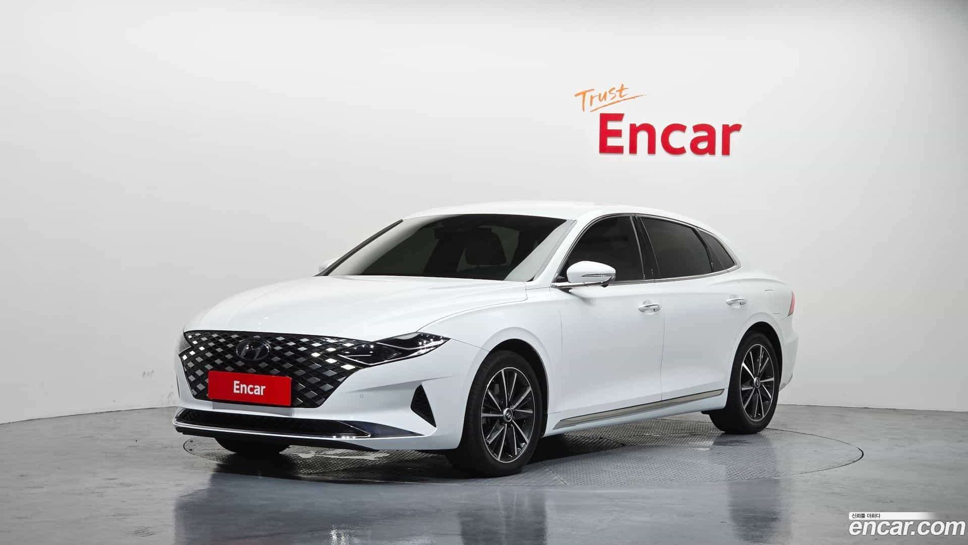 Grandeur Hyundai 2022.3-OUTER-001