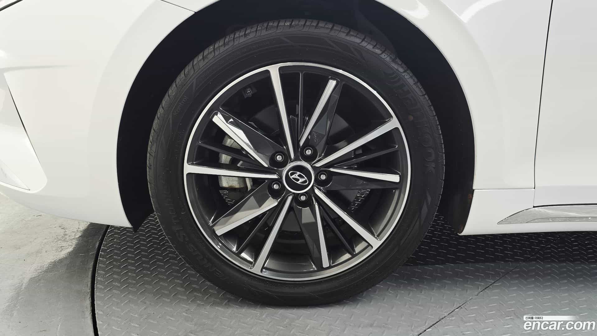 Grandeur Hyundai 2022.3-OUTER-005