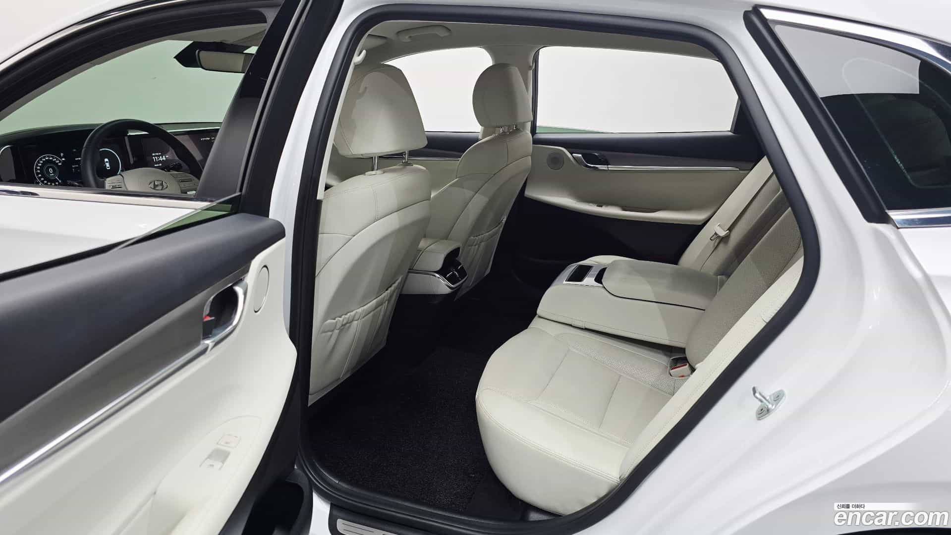 Grandeur Hyundai 2022.3-OPTION-015