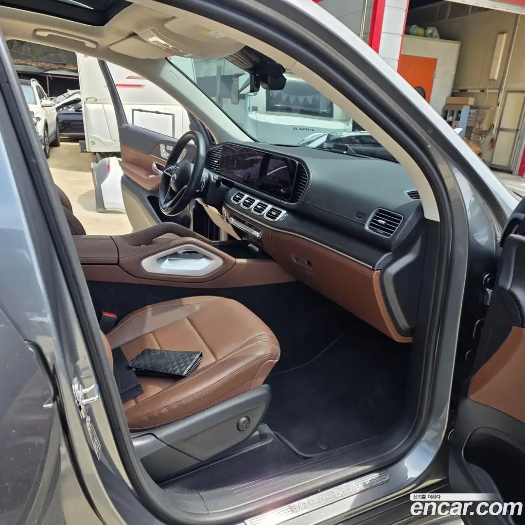 GLE-Class Mercedes-Benz 2024.2-INNER-010
