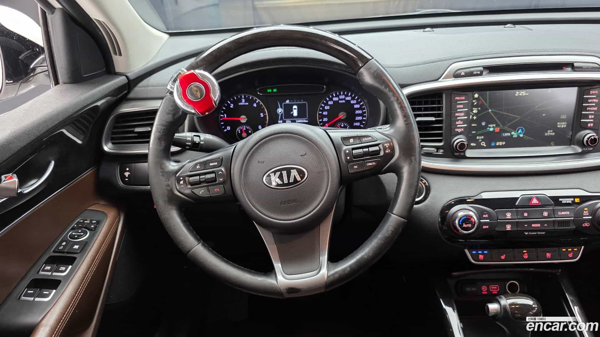 Sorento Kia 2016.2-OPTION-017