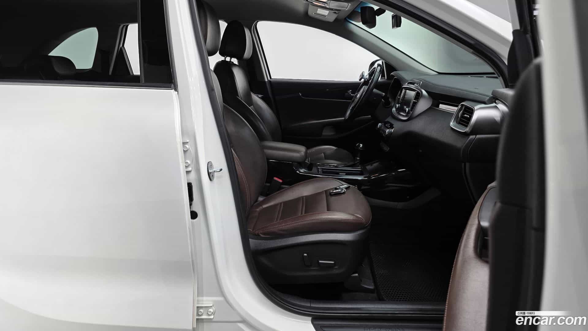 Sorento Kia 2016.2-INNER-036