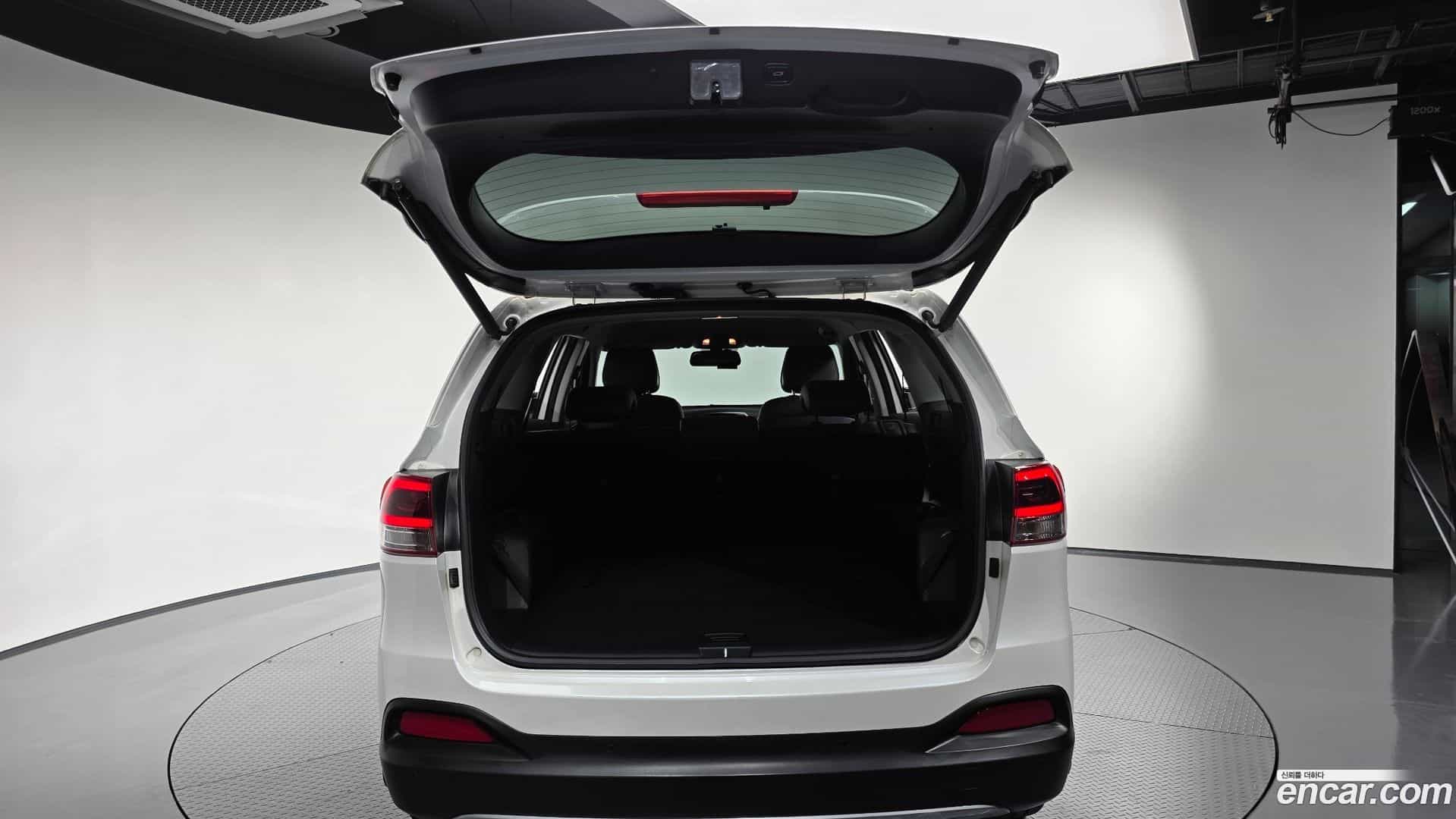 Sorento Kia 2016.2-OPTION-045
