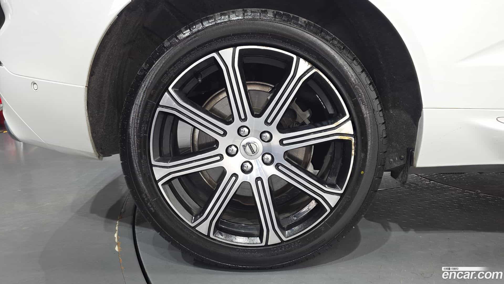 XC60 Volvo 2020.4-OUTER-005