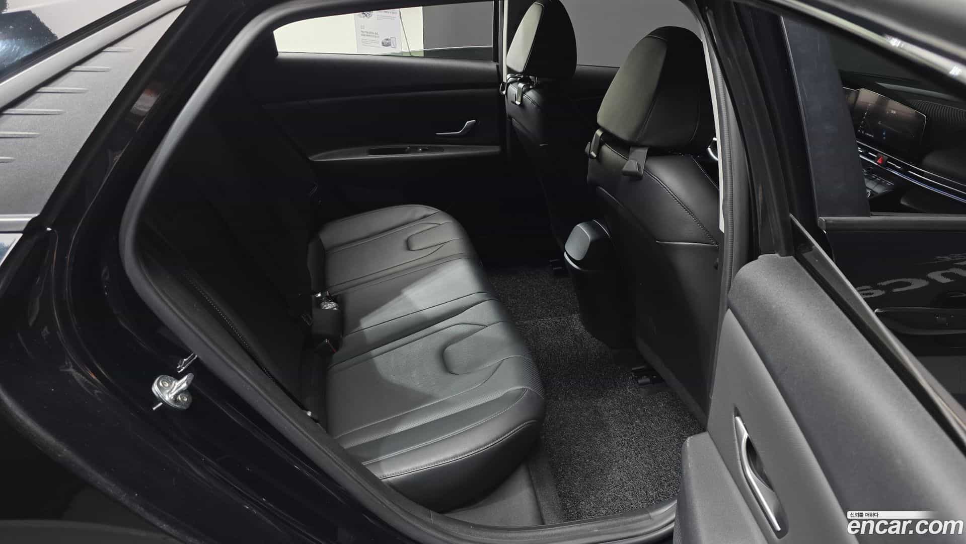 AVANTE Hyundai 2020.6-OPTION-015