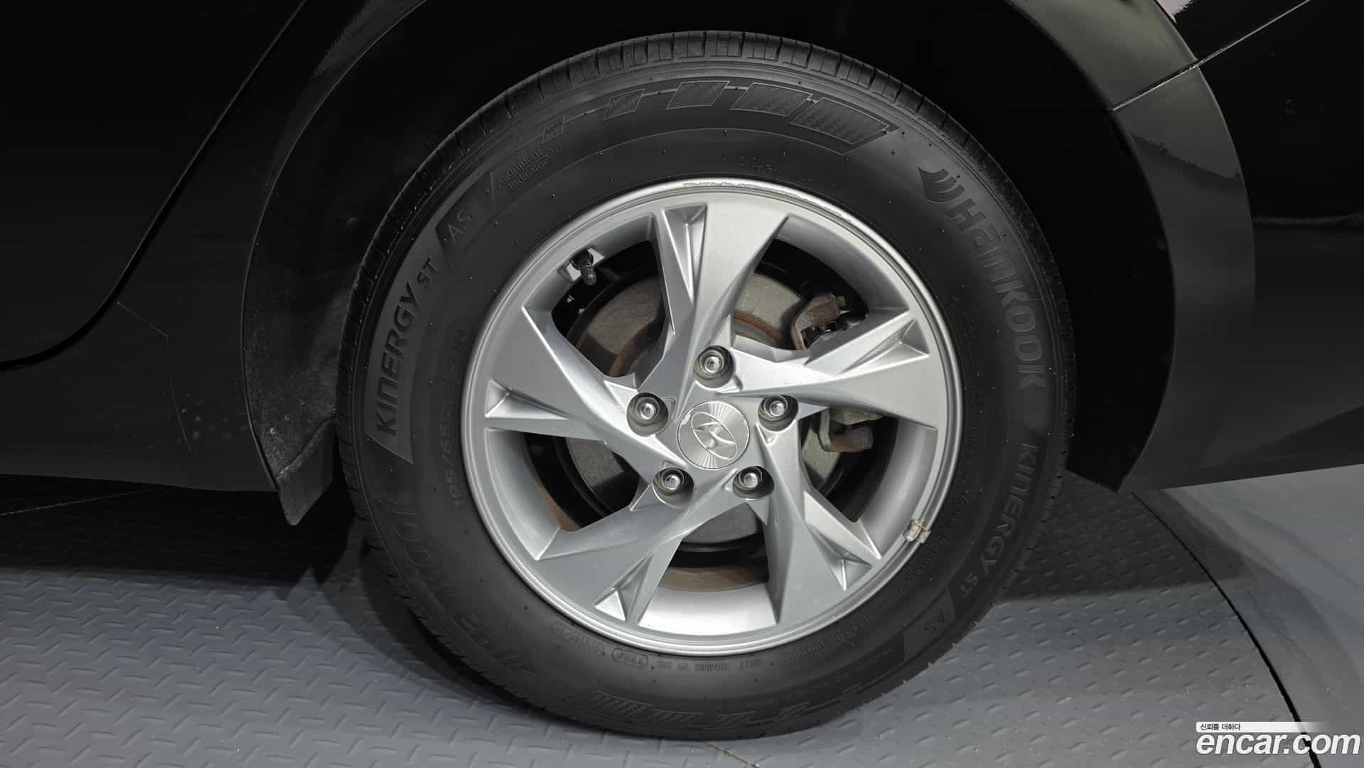 AVANTE Hyundai 2020.6-OUTER-031