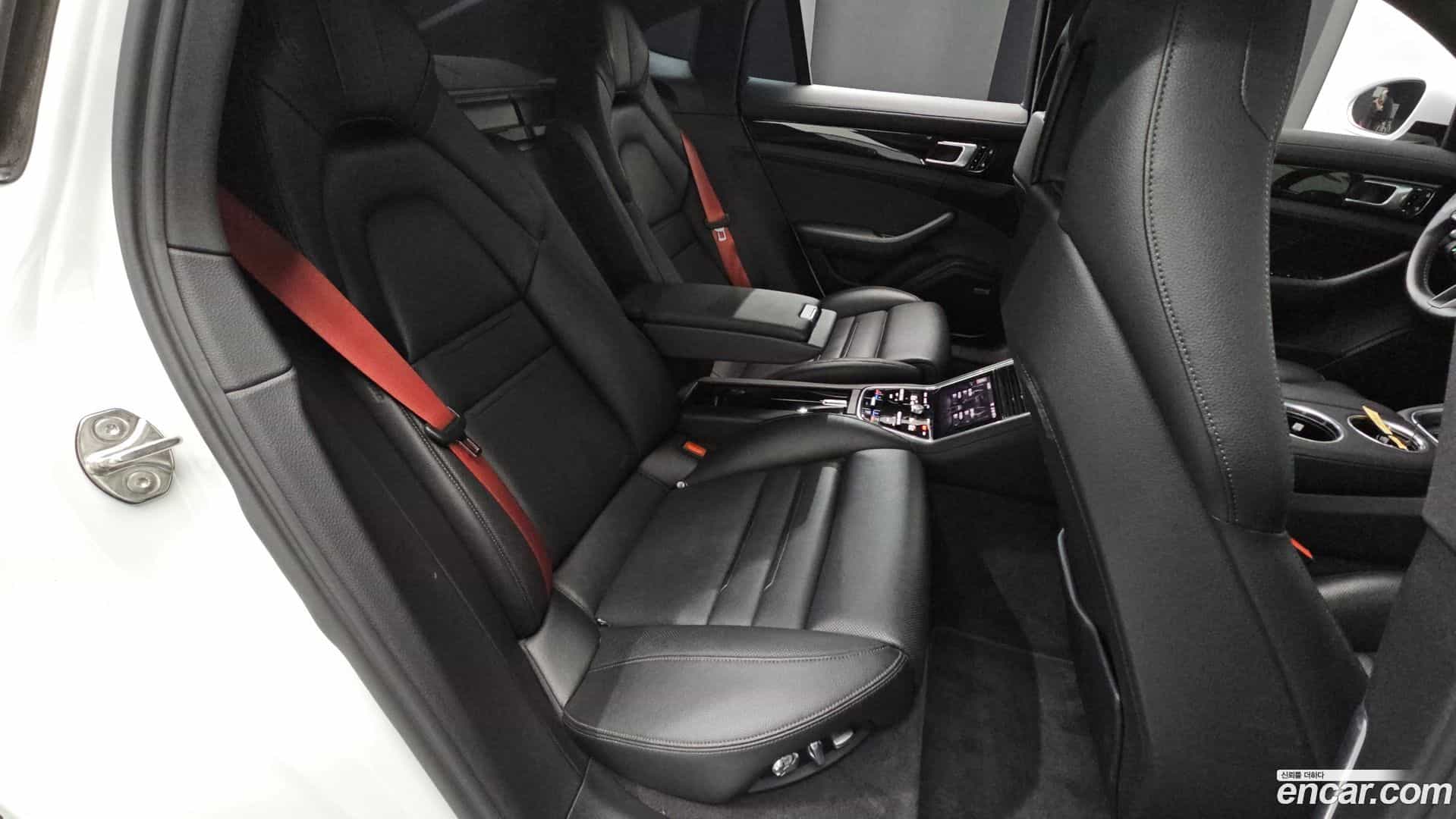 Panamera Porsche 2021.9-OPTION-015