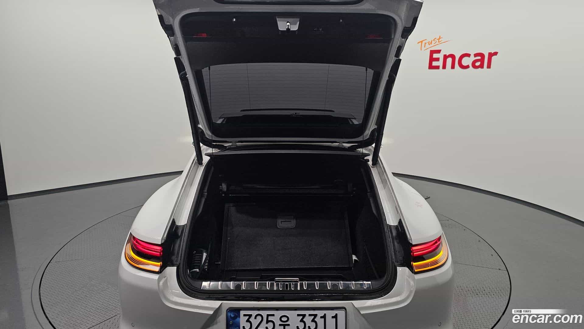 Panamera Porsche 2021.9-OPTION-024
