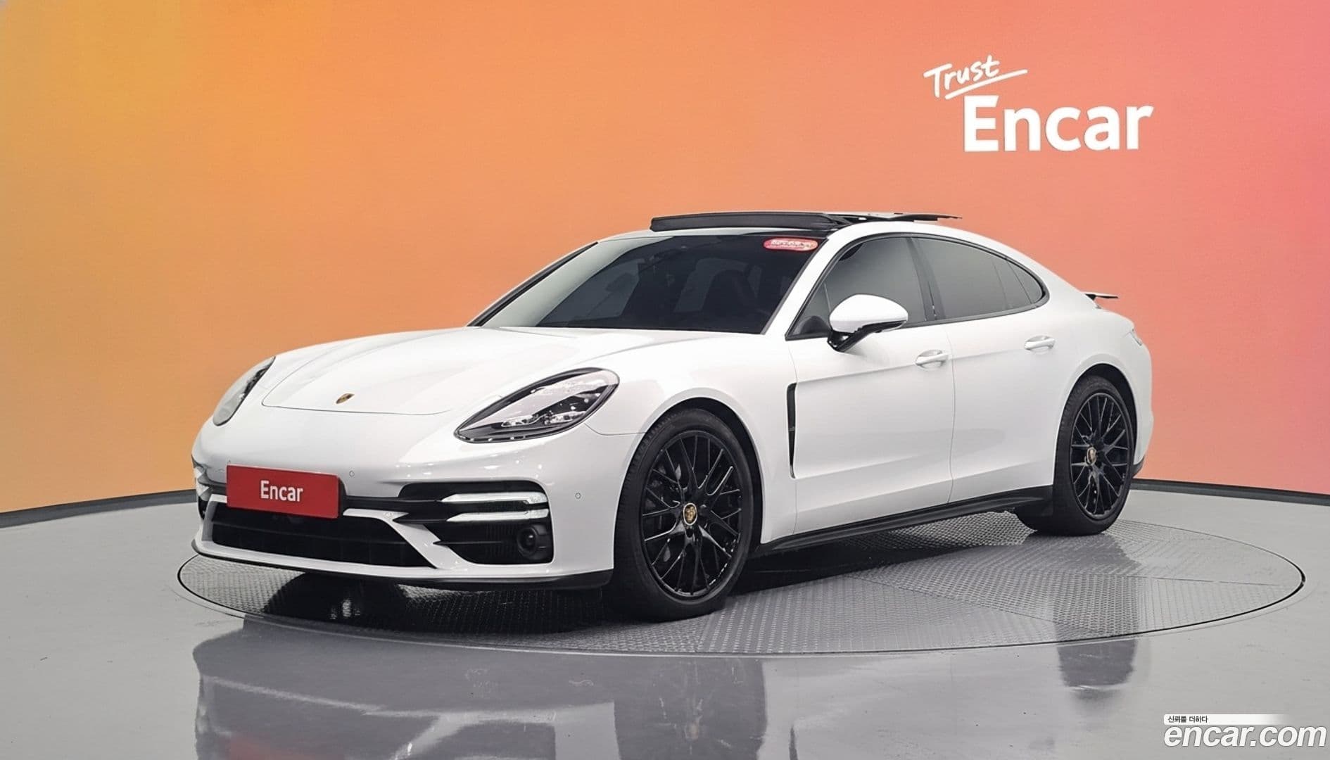 Main__Slider__Photo:Panamera Porsche 2021.9-0