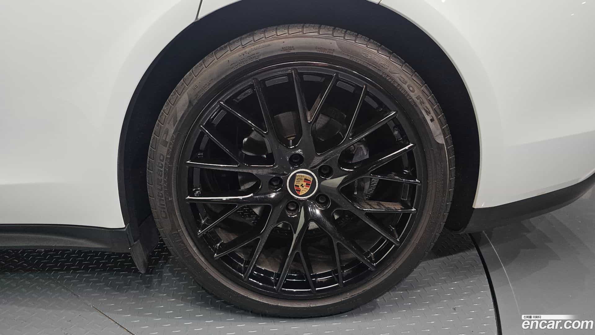 Panamera Porsche 2021.9-OUTER-031