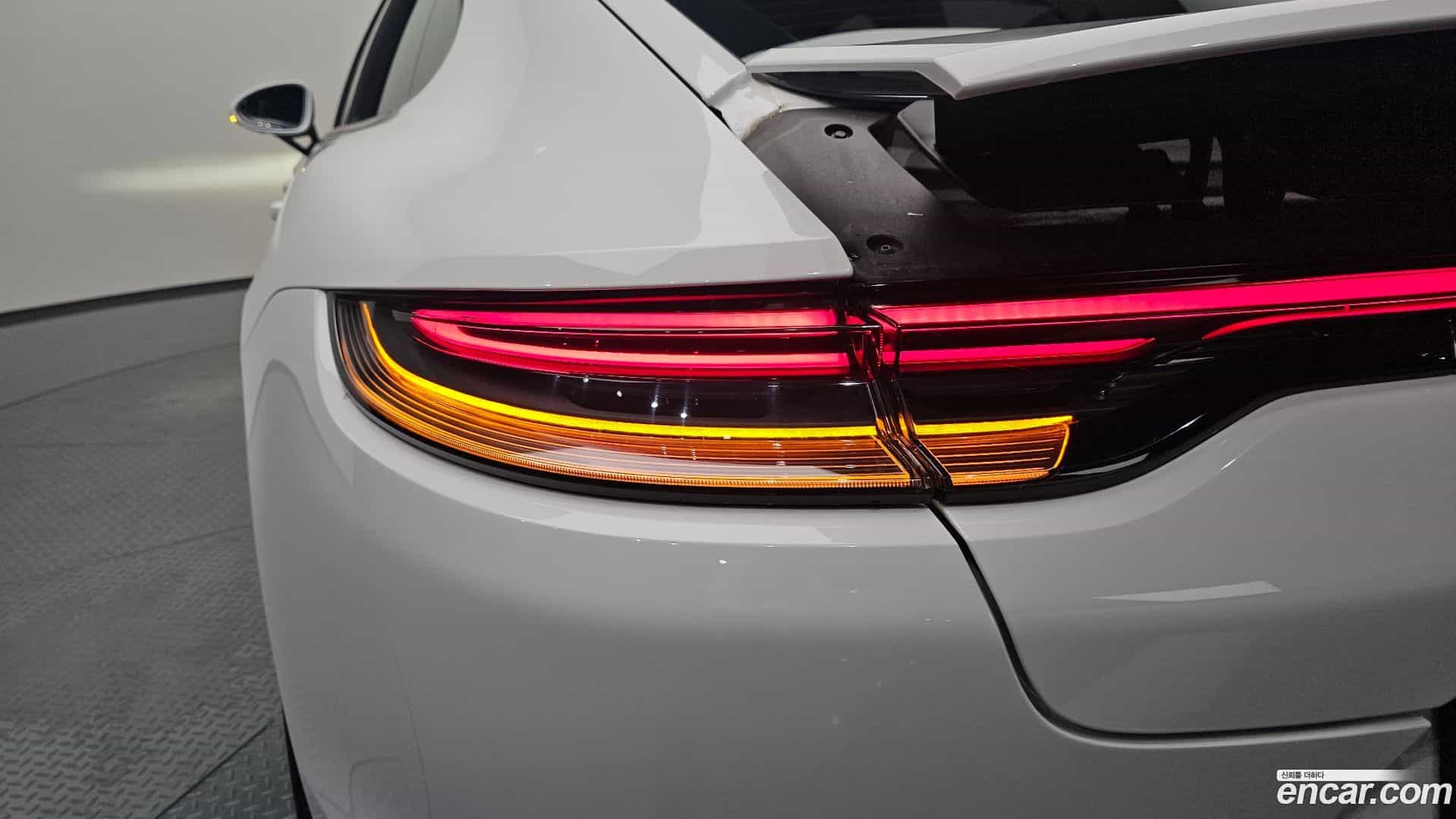 Panamera Porsche 2021.9-OUTER-033