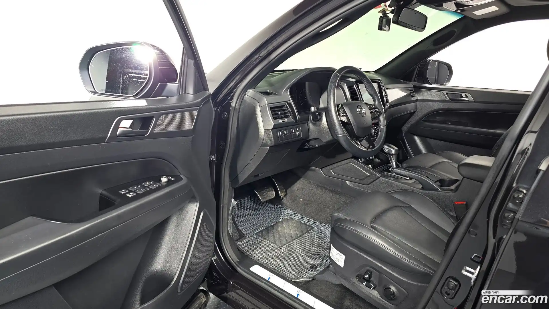 Rexton KG Mobility 2022.4-INNER-010