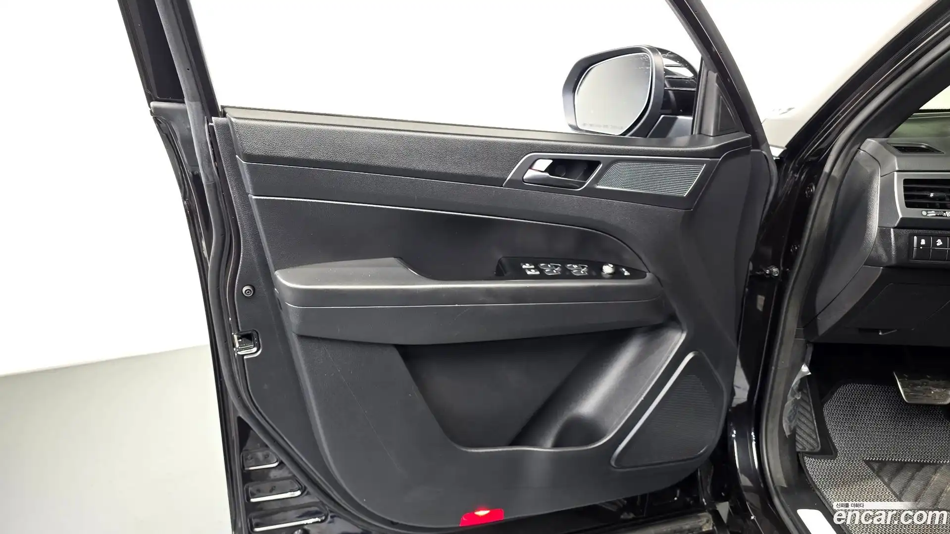 Rexton KG Mobility 2022.4-INNER-034