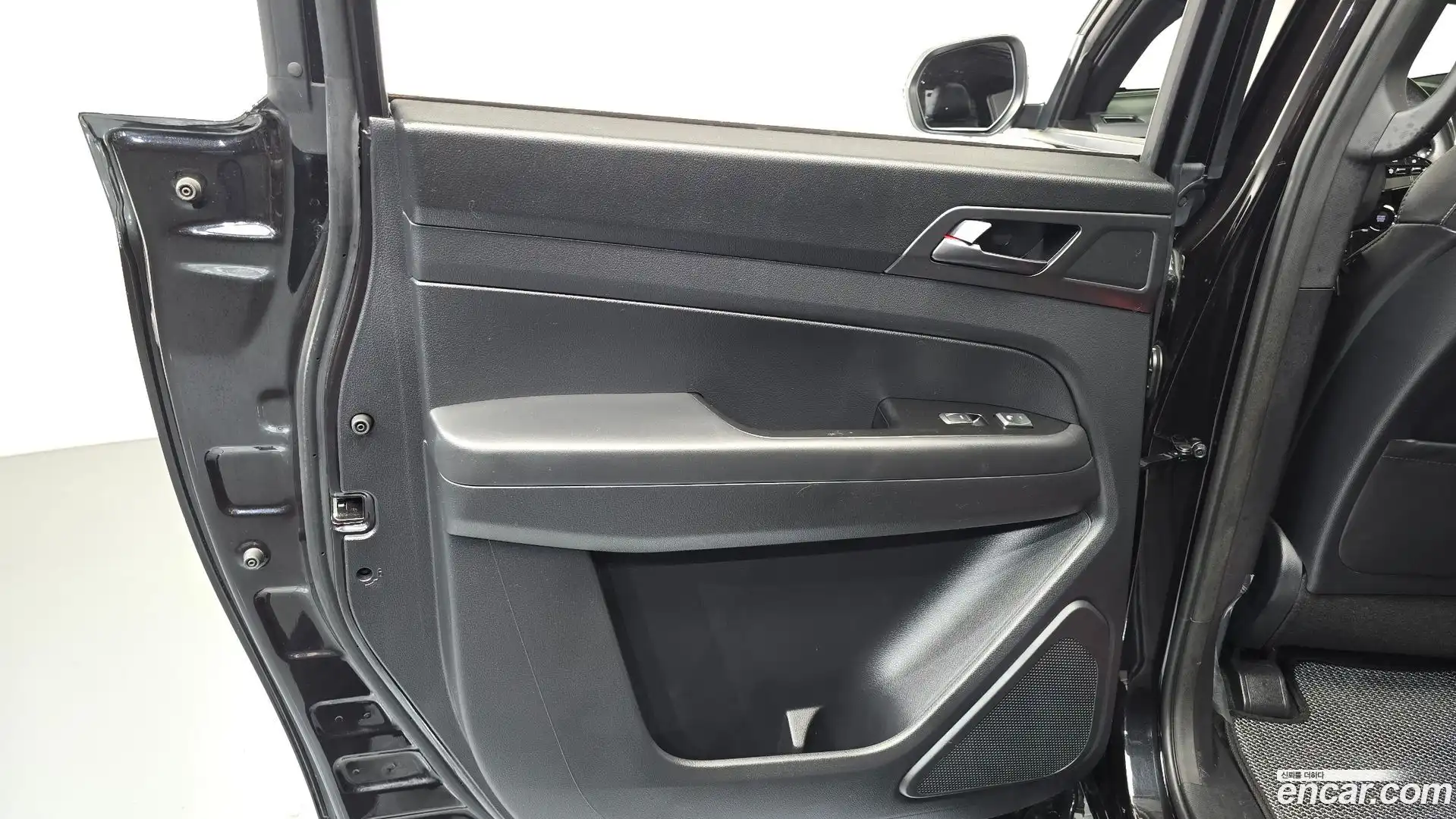 Rexton KG Mobility 2022.4-INNER-035