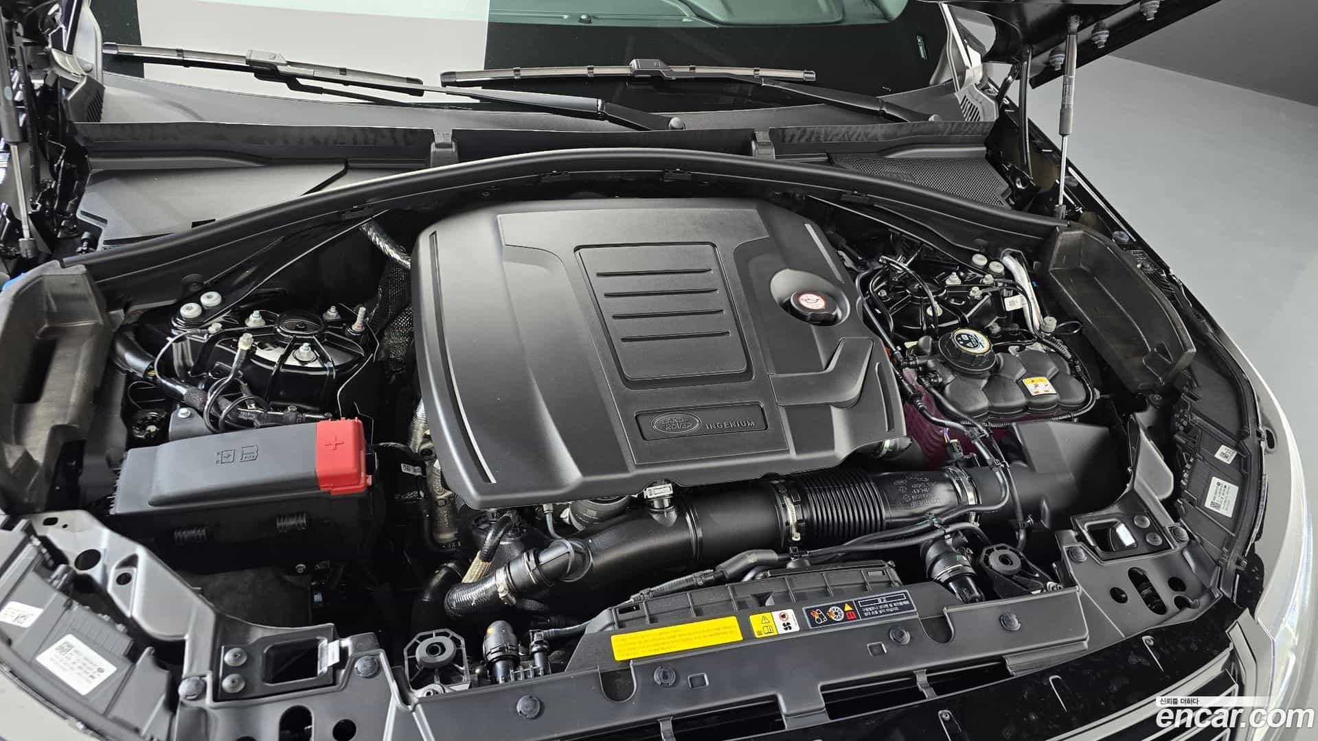Range Rover Velar Land Rover 2026.2-OUTER-006
