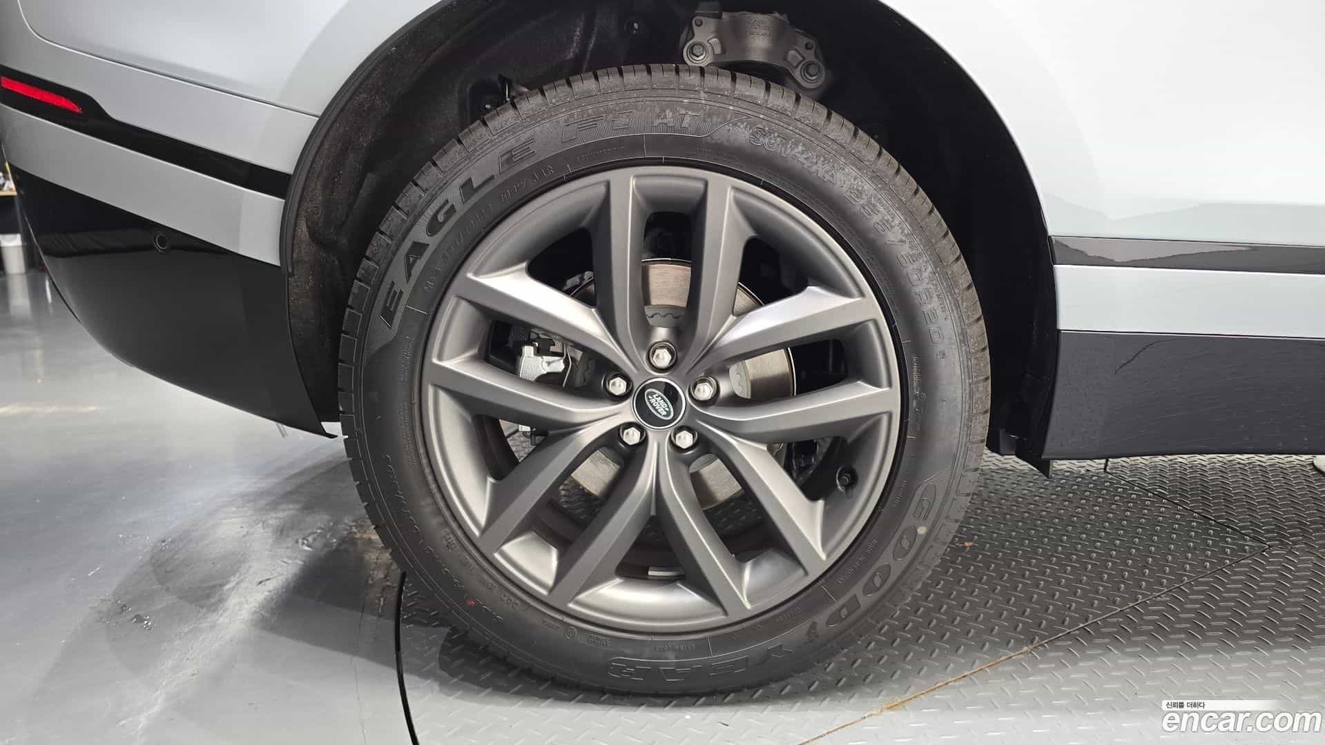 Range Rover Velar Land Rover 2026.2-OUTER-005