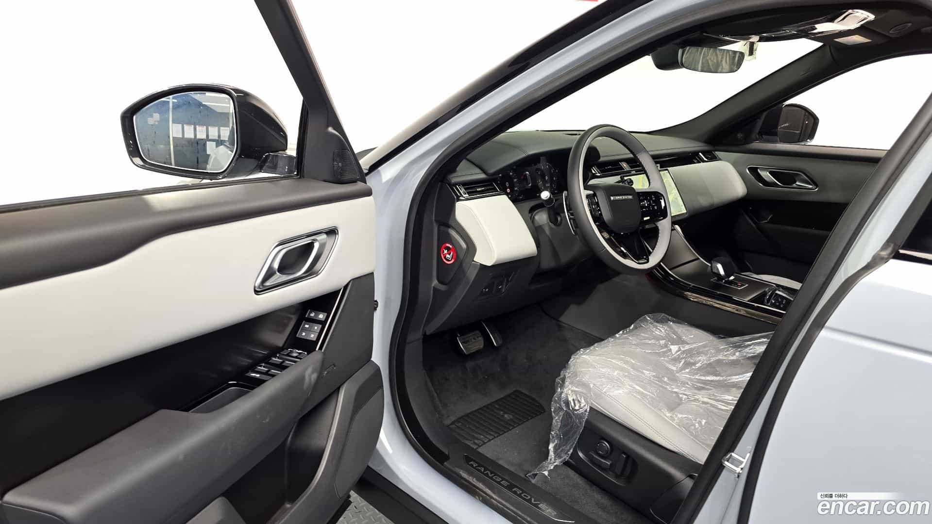 Range Rover Velar Land Rover 2026.2-INNER-010