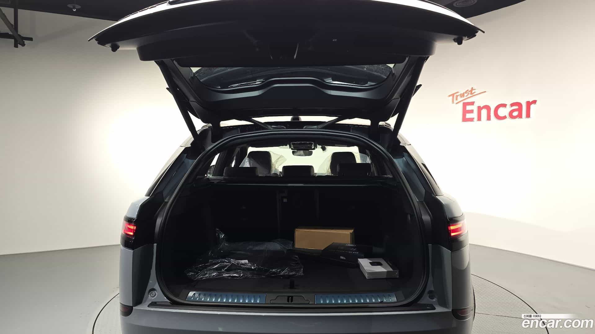 Range Rover Velar Land Rover 2026.2-OPTION-023