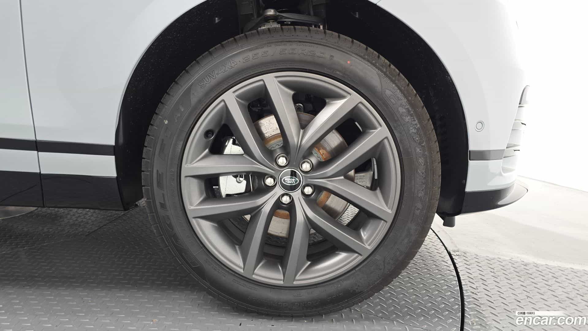 Range Rover Velar Land Rover 2026.2-OUTER-031