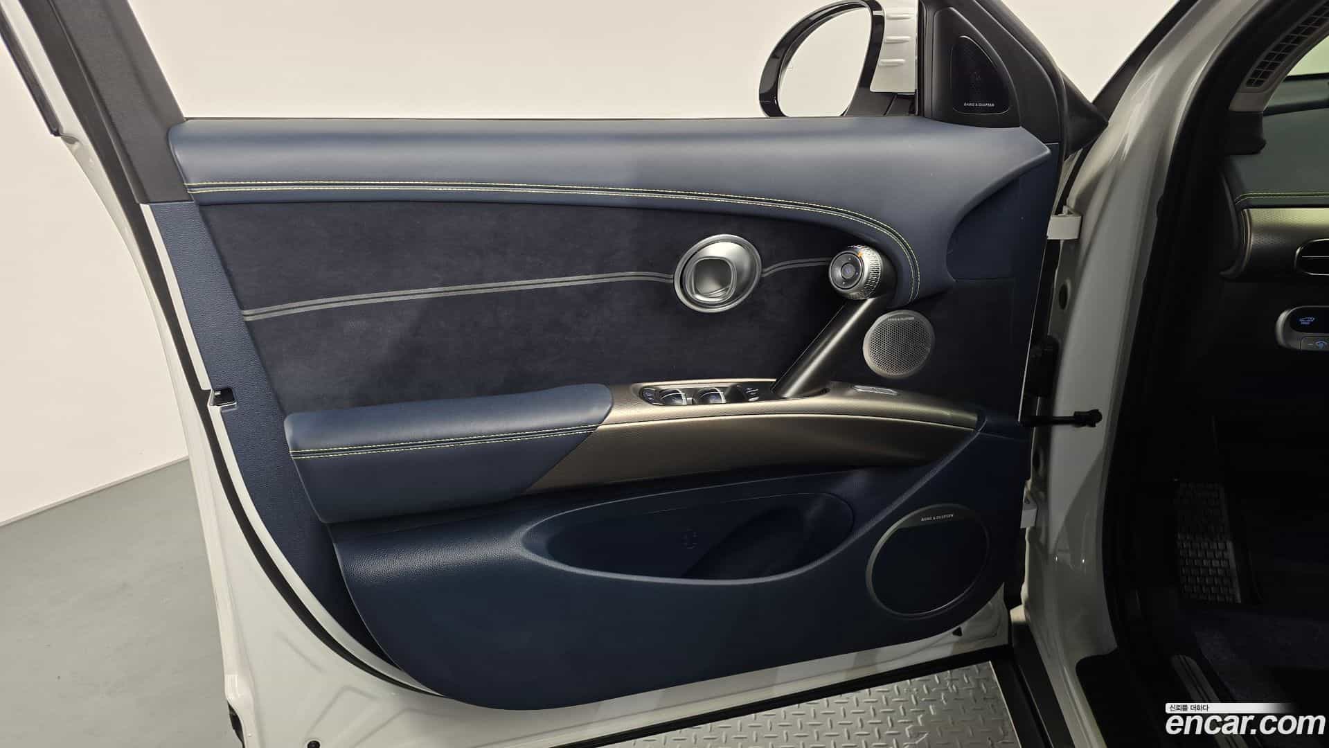 GV60 Genesis 2022.3-INNER-034