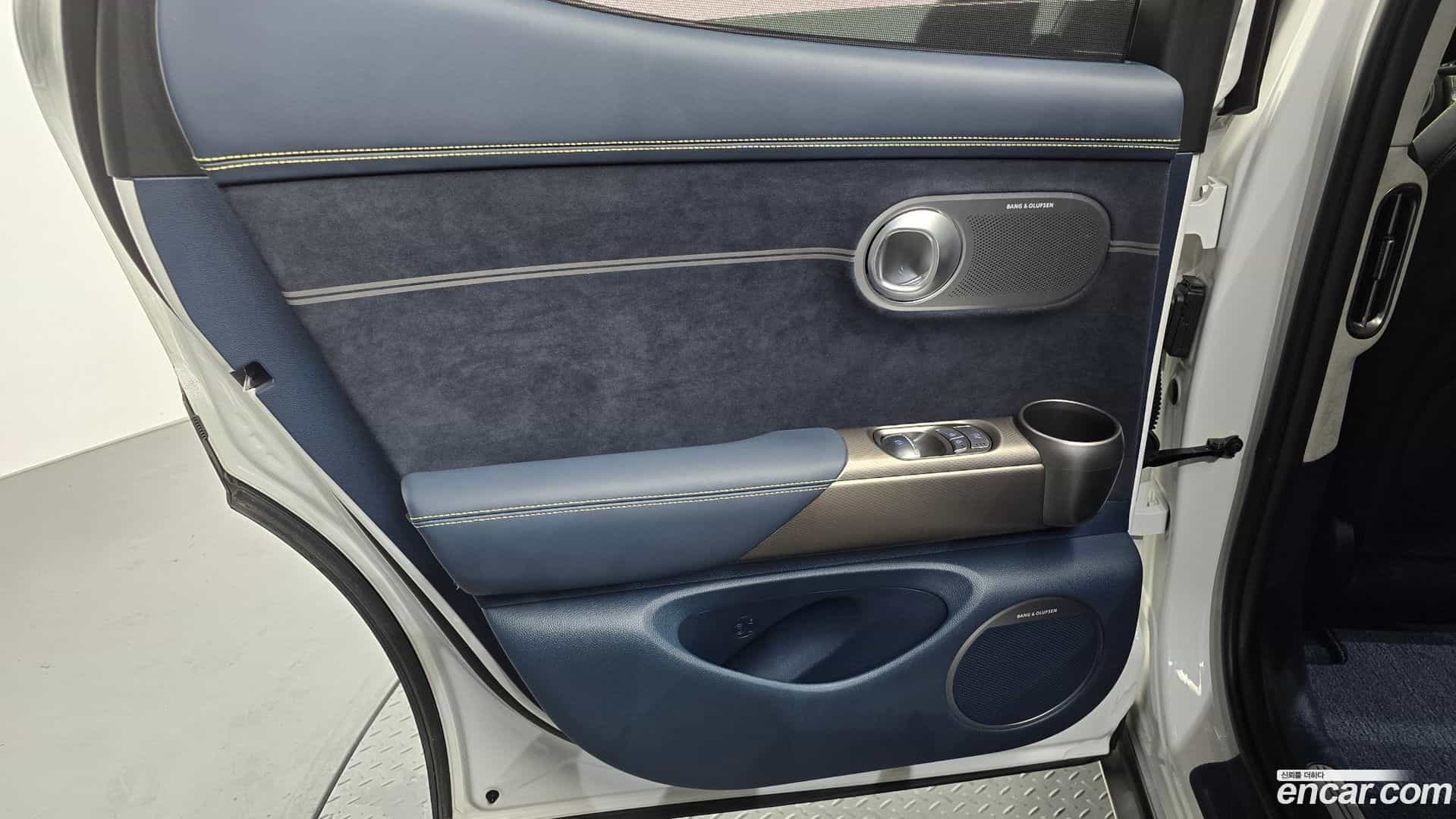 GV60 Genesis 2022.3-INNER-035