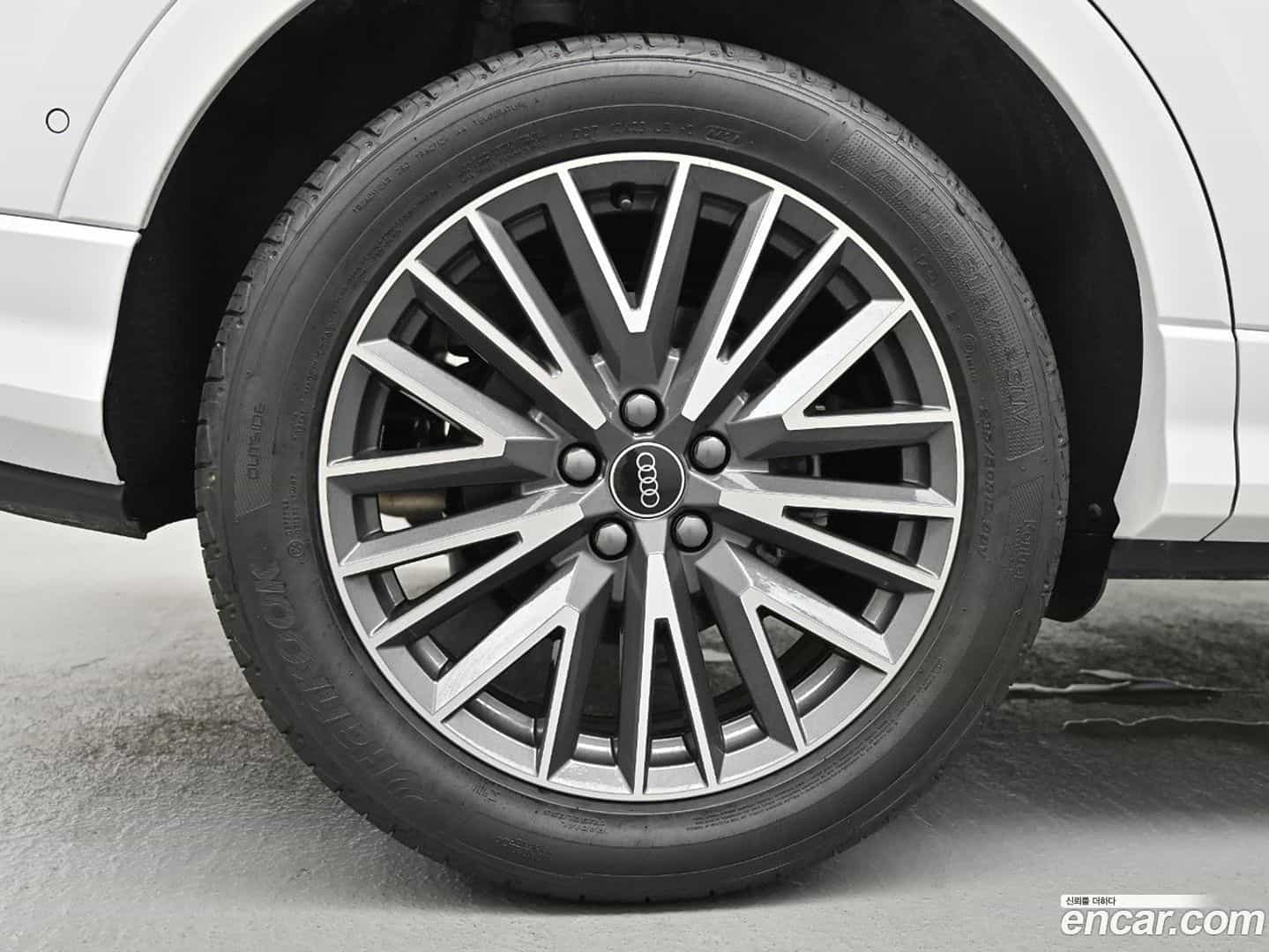 Q3 Audi 2025.11-OUTER-005