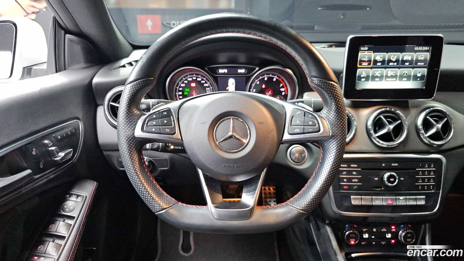 CLA-Class Mercedes-Benz 2018.7-OPTION-017