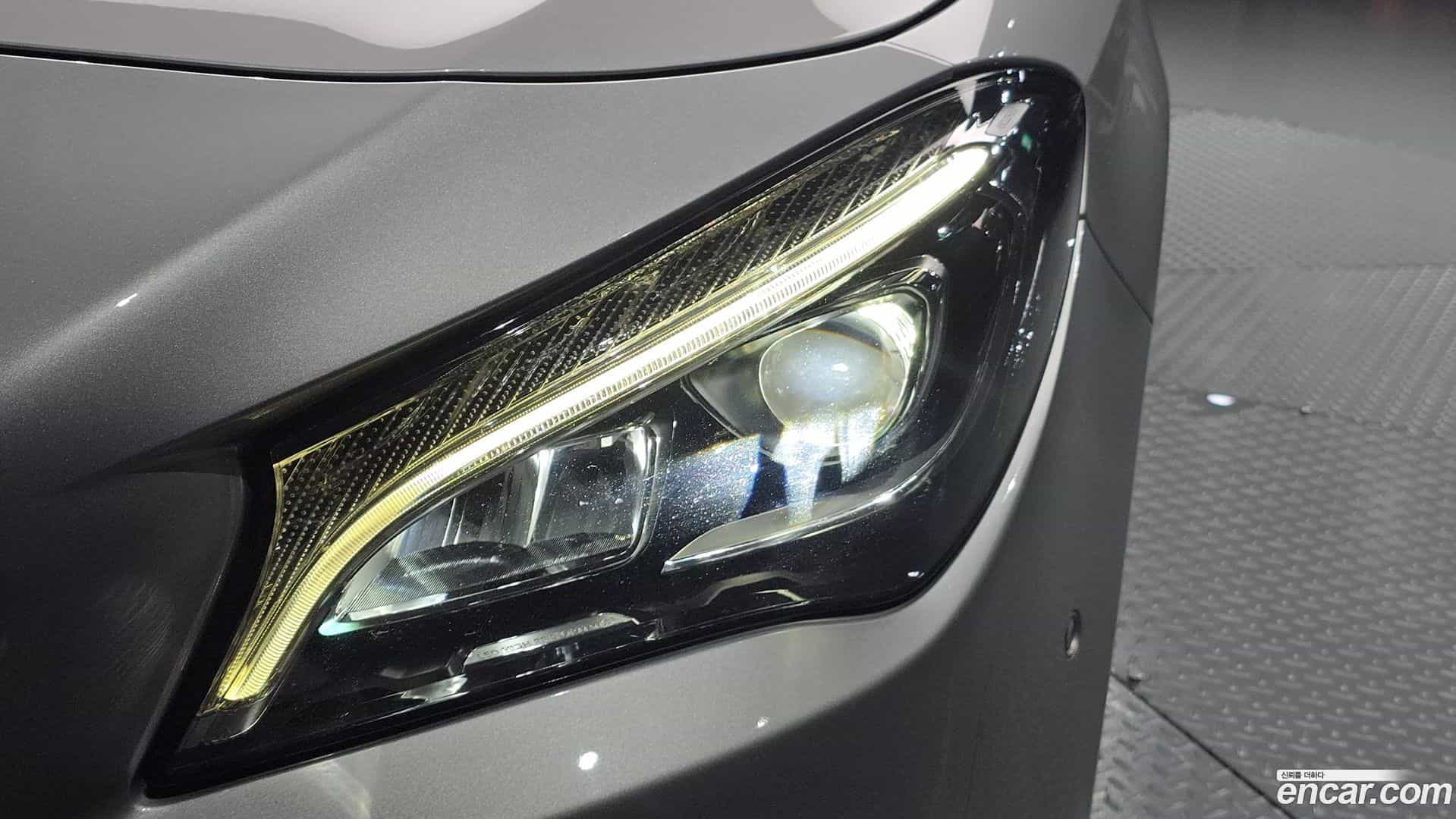 CLA-Class Mercedes-Benz 2018.7-OUTER-032
